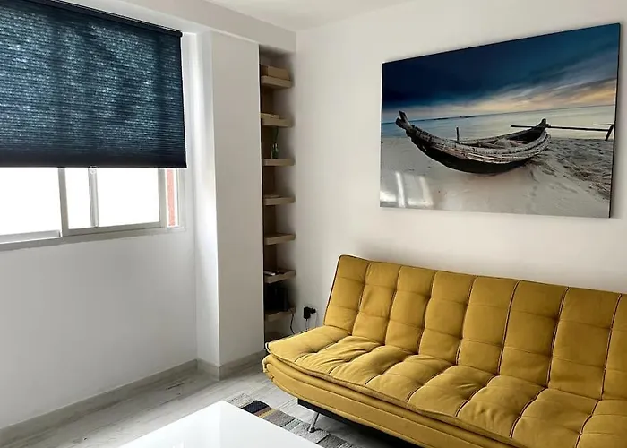 Renovated Modern Apartment In The City Center