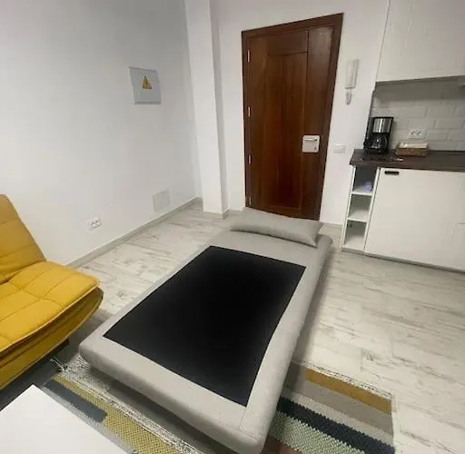 Renovated Modern Apartment In The City Center